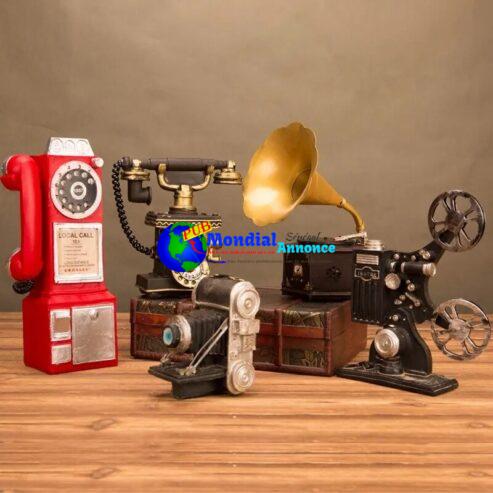 Retro Vintage Telephone Model Statues Wall Hanging Furniture Phone Crafts Gift for Bar Old Antique House Phones Home Decoration