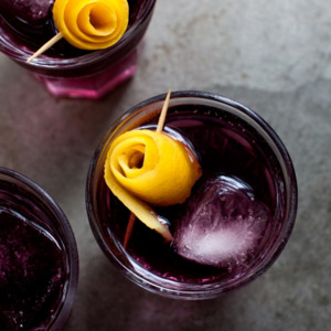 Cocktail sans alcool à la vanille et aux raisins