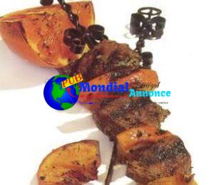 Brochettes d'orange et d'agneau d'Afrique du Nord