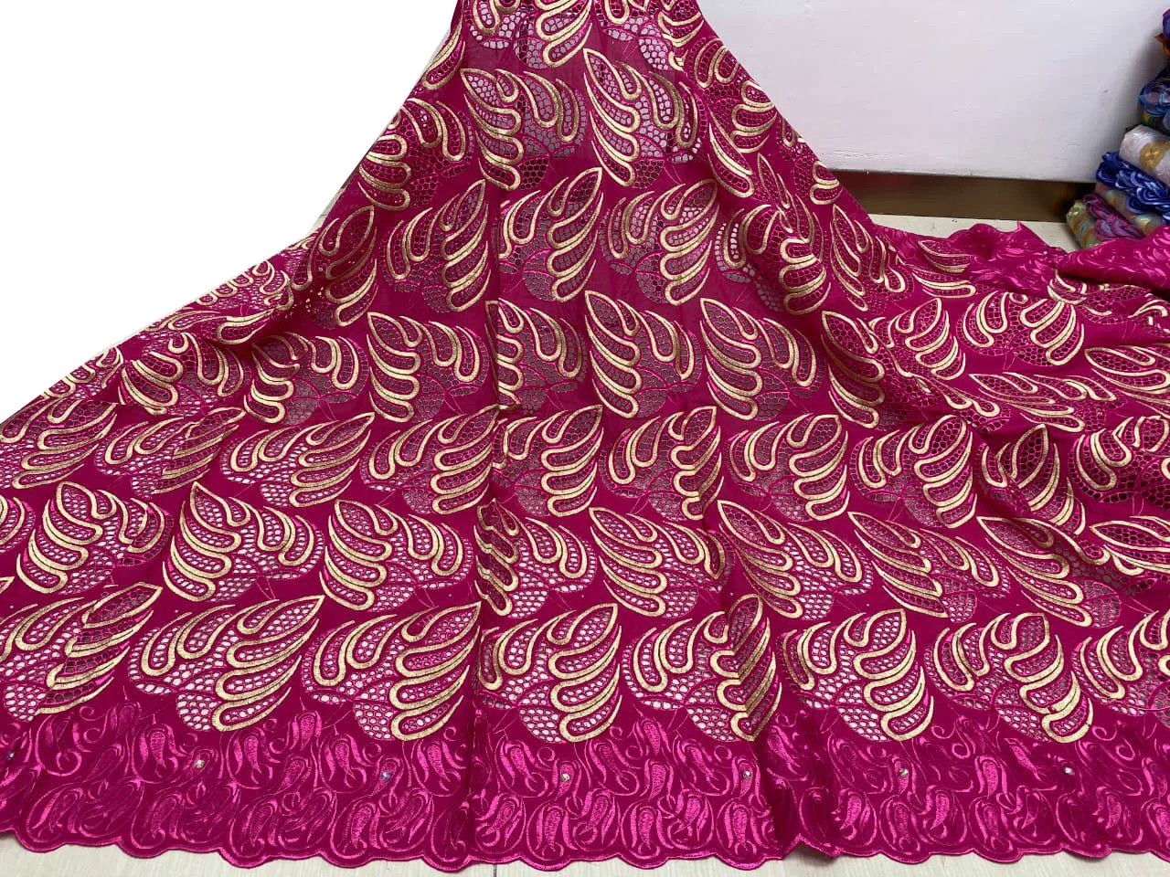 Best African Cotton Lace Fabric High Quality 2023 New Lace Fabric 5 Yards Nigeria on Sale for Women Party Dress YML329 Fucshia