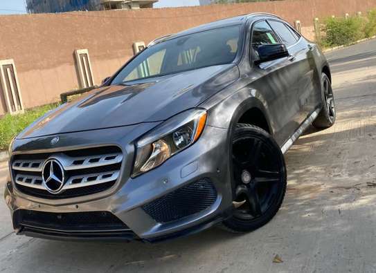 MERCEDES-BENZ GLA250 2017