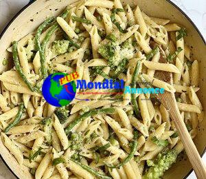 One-Pot Penne with Creamy Basil-Garlic Sauce