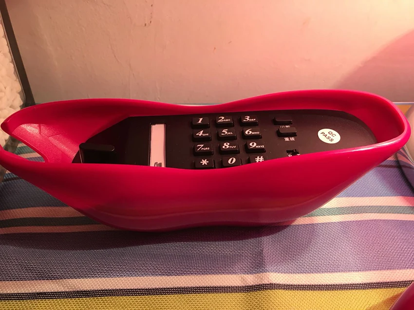 Hf88cd16002f841df889ec56a327d5783S - Lips Telephone Novelty Red, Pink, Rose Red Mouth Lip Shaped Phone Landline Desk Corded Phone for Home Hotel Office Decoration