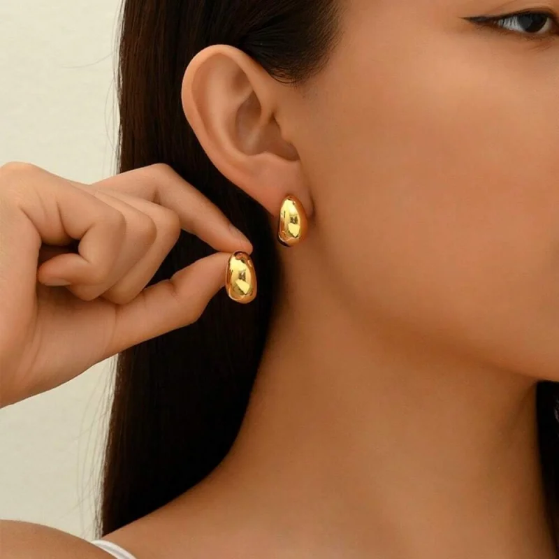 Retro-Glossy-Water-Droplet-Hanging-Women-s-Earrings-Lightweight-Hollow-Thick-Teardrop-Gold-Silver-Thick-Hoops.png