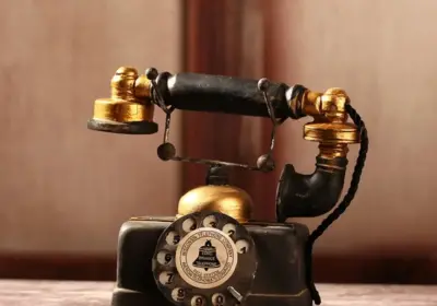 1723549634_European-Retro-Rotary-Telephone-Crafts-Cafe-Shop-Living-Room-Photography-Shoot-Props-Home-Decor-Vint.webp