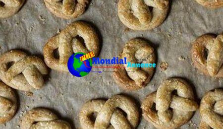 Sugared Pretzel Cookies