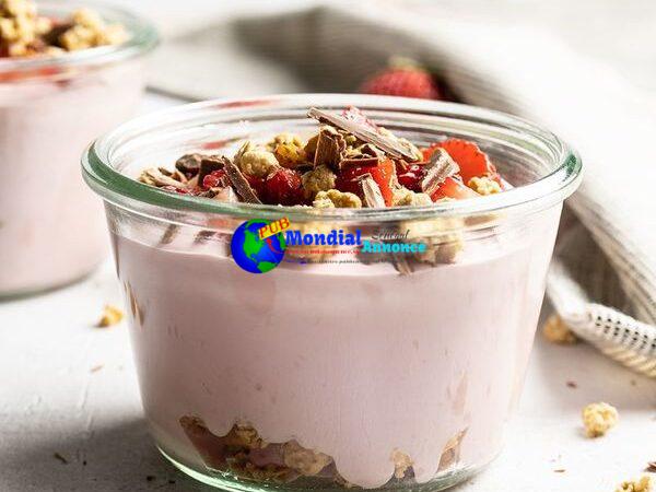 Creamy Strawberry and Yogurt Dessert