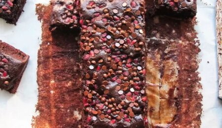 Pomegranate Chocolate Chip Brownies