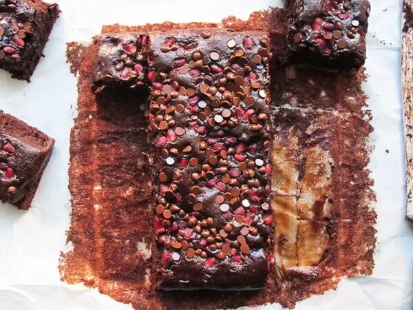 Pomegranate Chocolate Chip Brownies