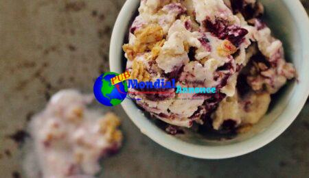 Blueberry Peach Crumble Ice Cream