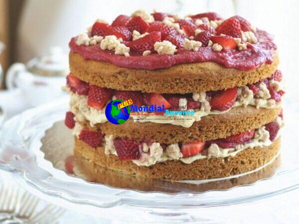 Strawberry Layer Cake with Pastry Cream Filling and « White Chocolate » Covered Cookie Crumbs, PART II