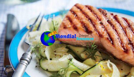 Brown Sugar-Grilled Salmon with Zucchini and Fennel « Noodles »