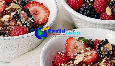 Breakfast Bowl With Quinoa and Berries