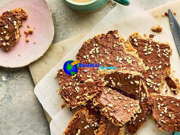 Salted hazelnut praline matzo