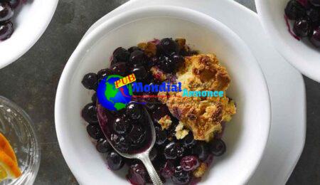 Low-Carb Blueberry Cobbler