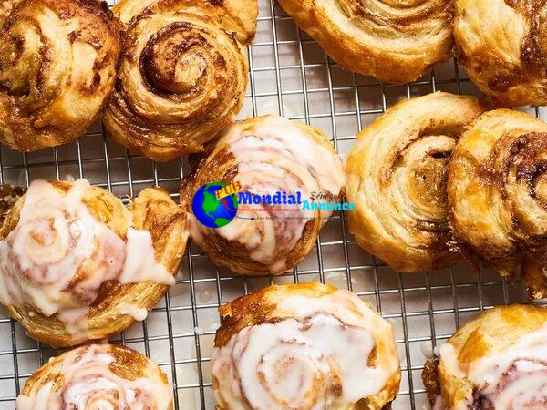 30-Minute Puff Pastry Cinnamon Rolls