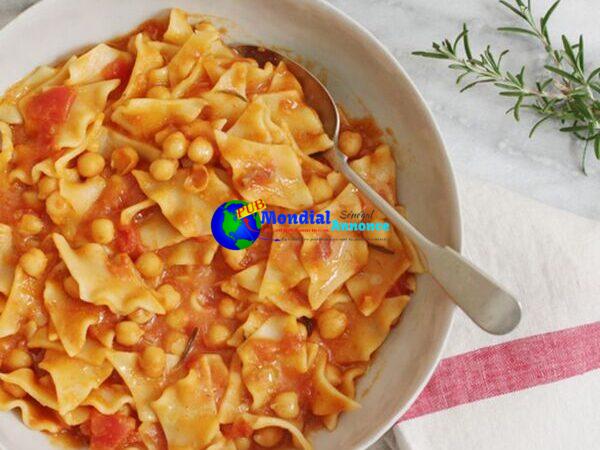 Pasta e Ceci (Pasta with Chickpeas)