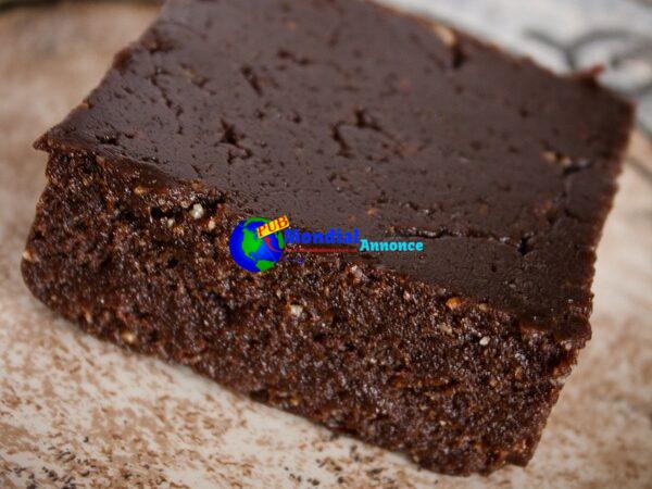 Flourless Chocolate Cake (Raw Food)