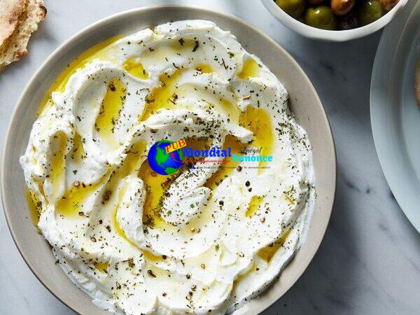 Labneh bi Toum