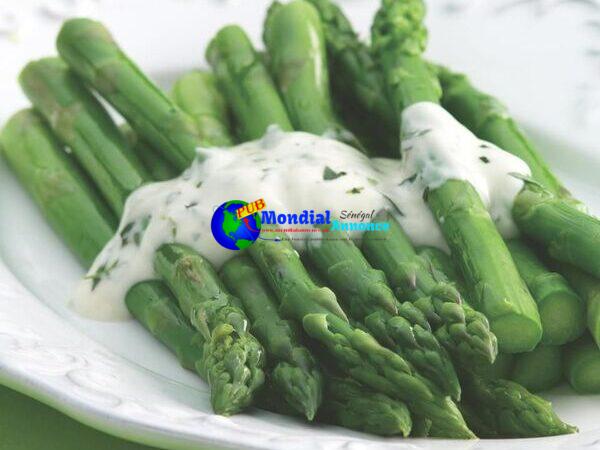 Asparagus Topped with Creamy Tarragon Sauce