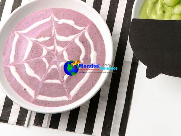 Spiderweb Smoothie Bowl