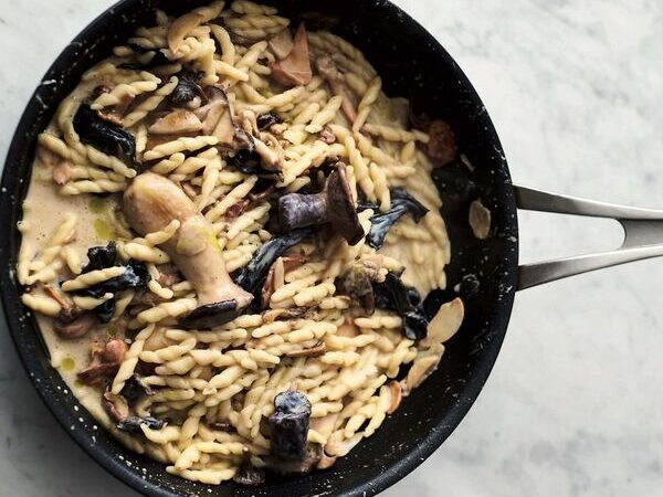 Jamie Oliver’s Garlic Mushroom Pasta