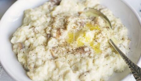 Corpulent ciabatta bread sauce with clotted cream