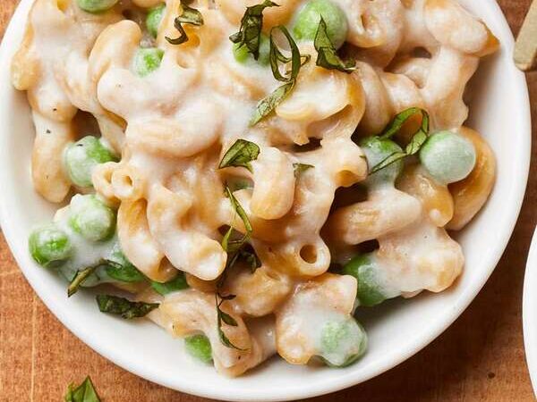 Like a flash Stovetop Mac & Cheese with Peas