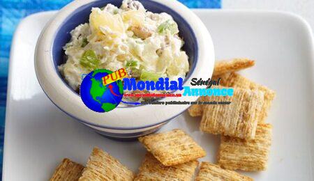 Cream Cheese Dip and Crackers