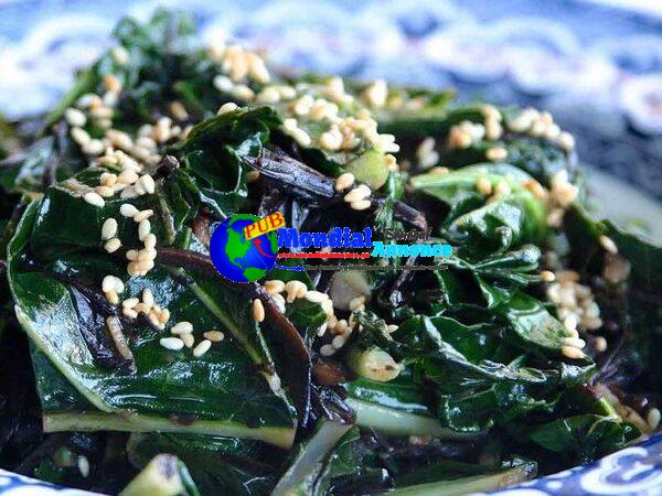 Kale with Seaweed, Sesame and Ginger