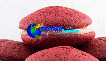 Crimson Velvet Whoopie Pies